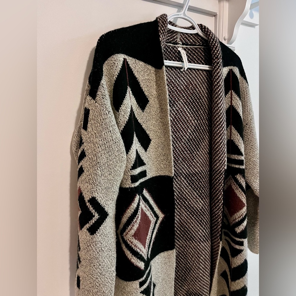 Women’s Cardigan - Picture 2 of 5